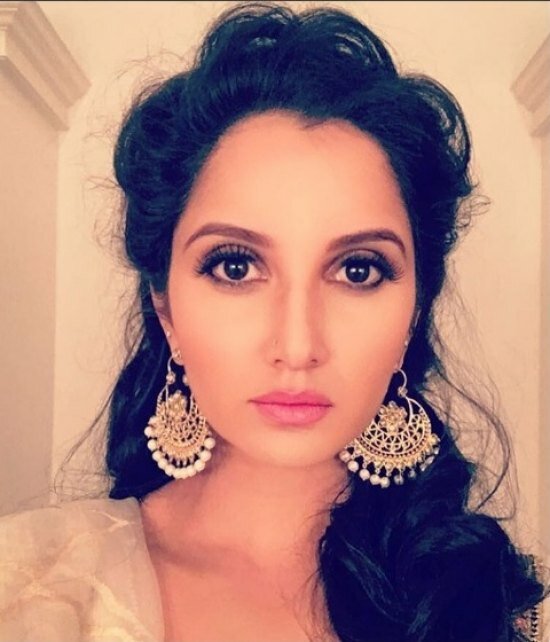 Shah Rukh Khan launches Sania Mirza’s book “Ace Against Odds” Sania Mirza looked breathtakingly beautiful for her book launch event - Book is titled Ace against Odds